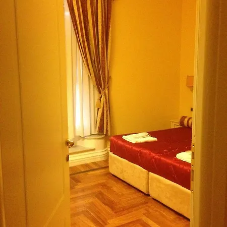 Affittacamere Relais Frattina 2*