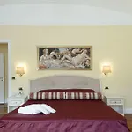 Konukevi Relais Frattina Roma