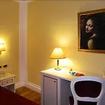 Konukevi Relais Frattina Roma