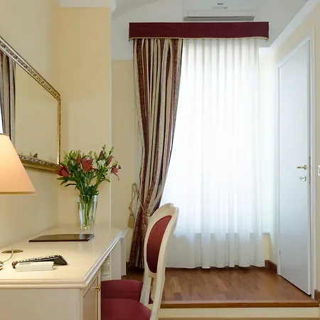 Relais Frattina 2* Řím