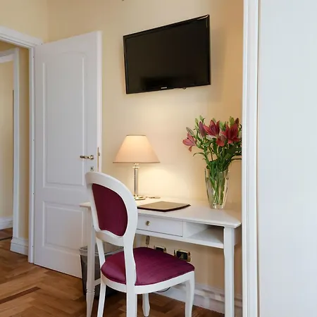 Relais Frattina 2* Řím
